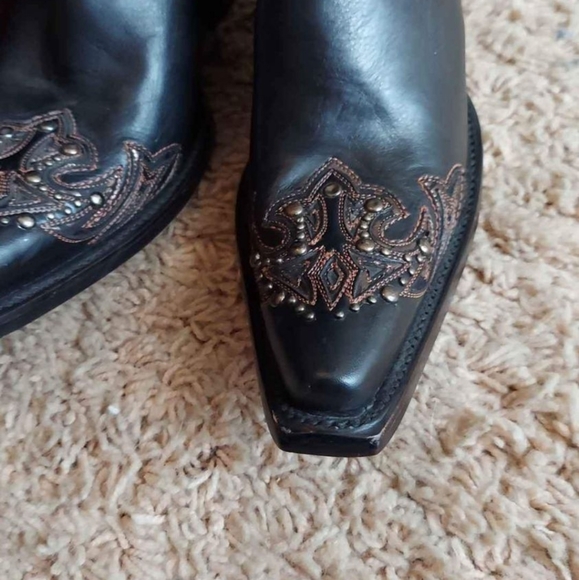 Corral Boots - Picture 2 of 6